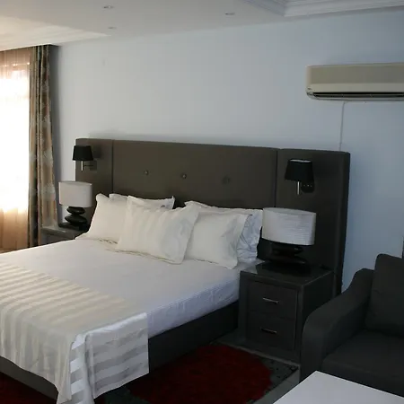 Little Smyrna Boutique * Antalya